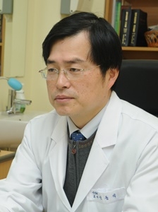 신동익 교수
