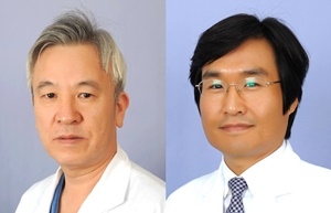 사진 좌측부터 박명식 교수, 고명환 교수.