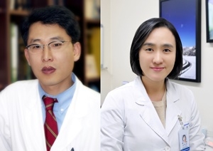사진 좌측 강호철 교수, 우측 김희경 교수