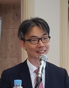 이동진 교수