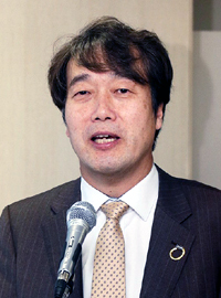 최정윤 이사장
