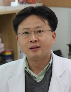 강사윤 교수