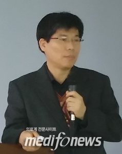 황성택 울산시의사회 전문가평가단 단장