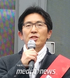 이필수 대한의사협회 국민건강수호 비상대책위원회 위원장