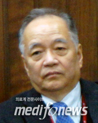 이규덕 위원장