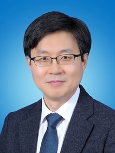 윤경철 교수