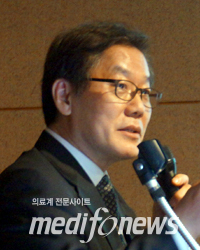 신손문 교수