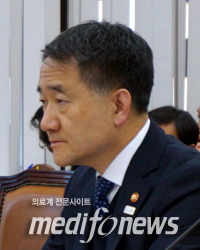 박능후 장관