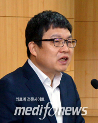 김윤 교수