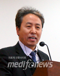김수근 교수