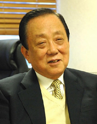 김동집 명예회장