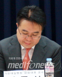 엄중식 교수