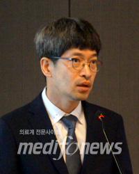 김우진 교수