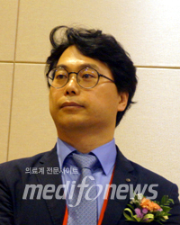 송민섭 학술부회장