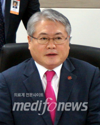김용익 이사장