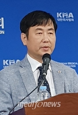 정성균 대변인