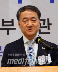 보건복지부 박능후 장관