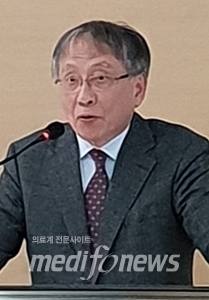 황상익 명예교수