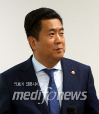 강청희 급여상임이사