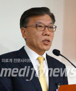 한중석 치의학대학원장