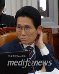 정의당 윤소하 의원