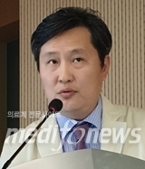 김병국 교수
