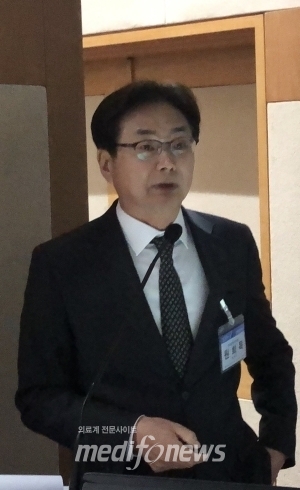 원희목 한국제약바이오협회장이 발표를 진행하고 있다.