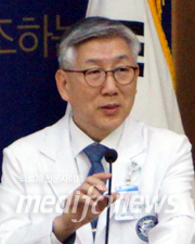 김기택 경희대 의무부총장