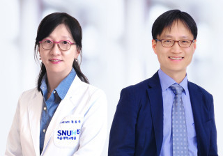 (왼쪽부터) 채종희, 성문우 교수.
