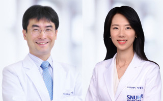 (왼쪽부터) 박상민, 이경실 교수.