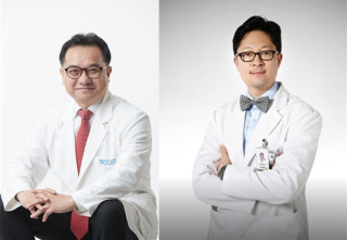 (왼쪽부터) 명승권, 김홍배 교수.