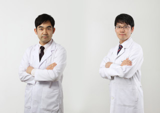 (왼쪽부터) 최진혁, 김제훈 교수.