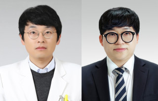 안준홍, 홍경수 교수.