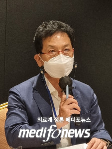 이정재 보험위원장.