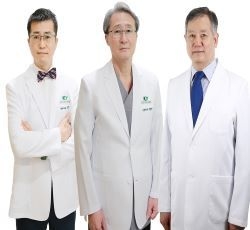 왼쪽부터 흉부외과 김재현 교수, 신경외과 주진양, 문재곤 교수