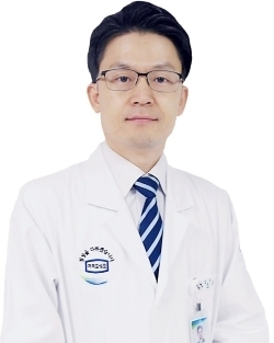 가톨릭대학교 여의도성모 안과병원 황호식 교수