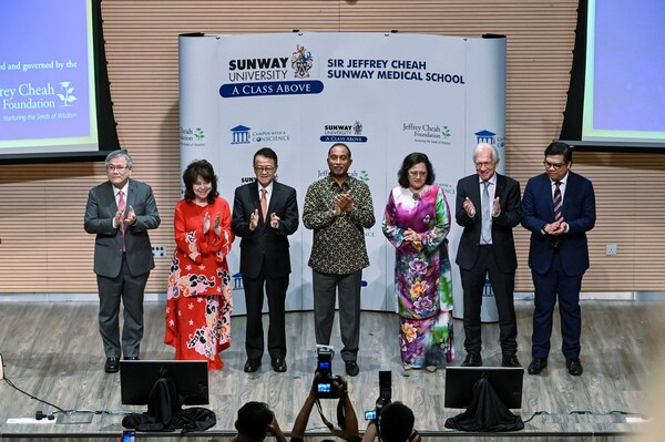 Photo 1: [From left] Dato' Lau Beng Long, President of Sunway Healthcare Group, Professor Dato’ Elizabeth Lee, CEO of Sunway Education Group, Tan Sri Sir Dr. Jeffrey Cheah, Founder and Chairman of Sunway Group, YB Dato’ Seri Diraja Dr. Zambry Abd Kadir, Minister of Higher Education of Malaysia, YBhg. Datuk Profesor Dr. Azlinda Azman, Director General of Higher Education, Professor Sibrandes Poppema, President of Sunway University, and Professor Raja Affendi Raja Ali, Dean of Sir Jeffrey Cheah Sunway Medical School